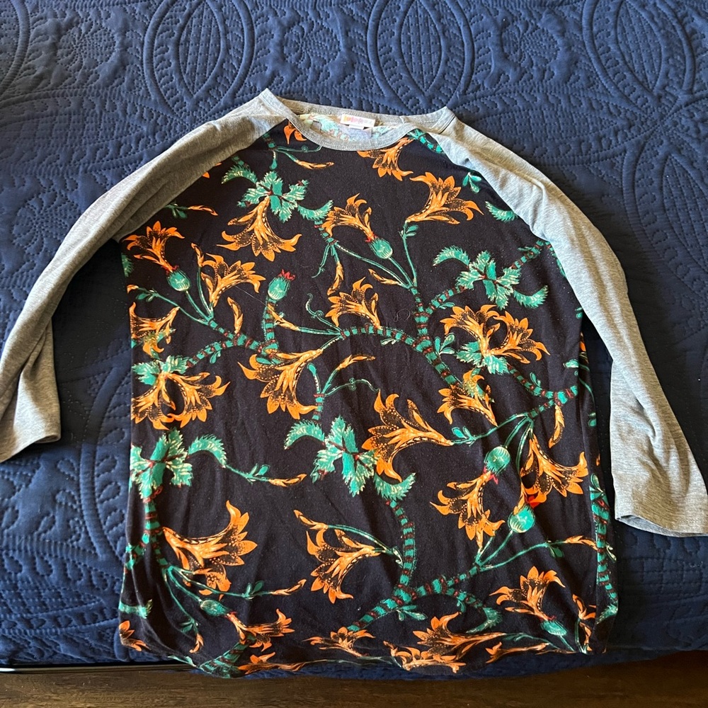 Lularoe baseball style tee